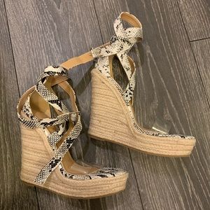 Platform shoes